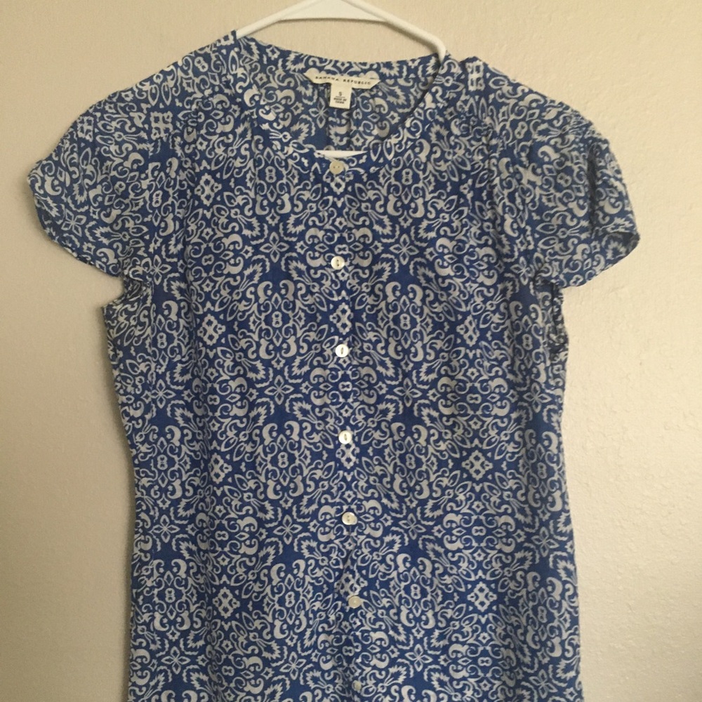 Banana Republic button down blouse size small